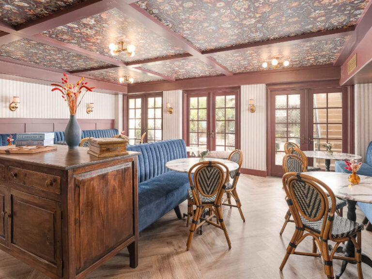 A dining room in the Petit Soleil Boutique Hotel